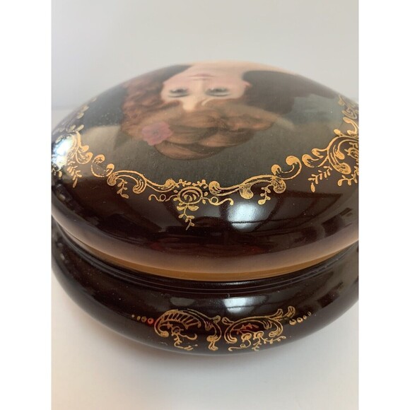 Royal‎ Vienna Porcelain Trinket Box 1920s Auburn Lady - Picture 3 of 7